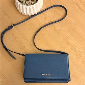 Michael Kors Jet Set Medium Pebbled Leather Crossbody Bag